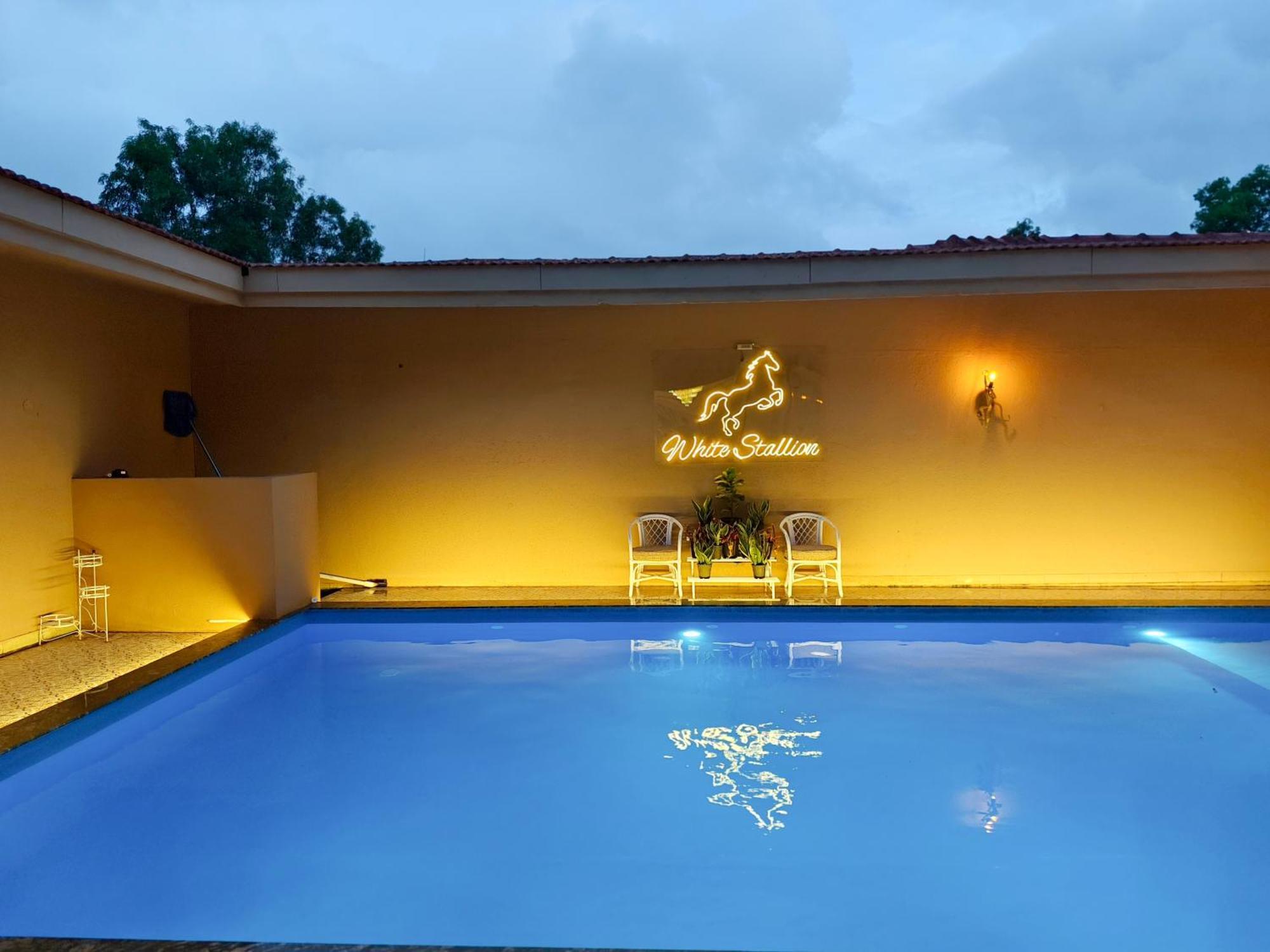 White Stallion Villa Lonavala Exterior photo