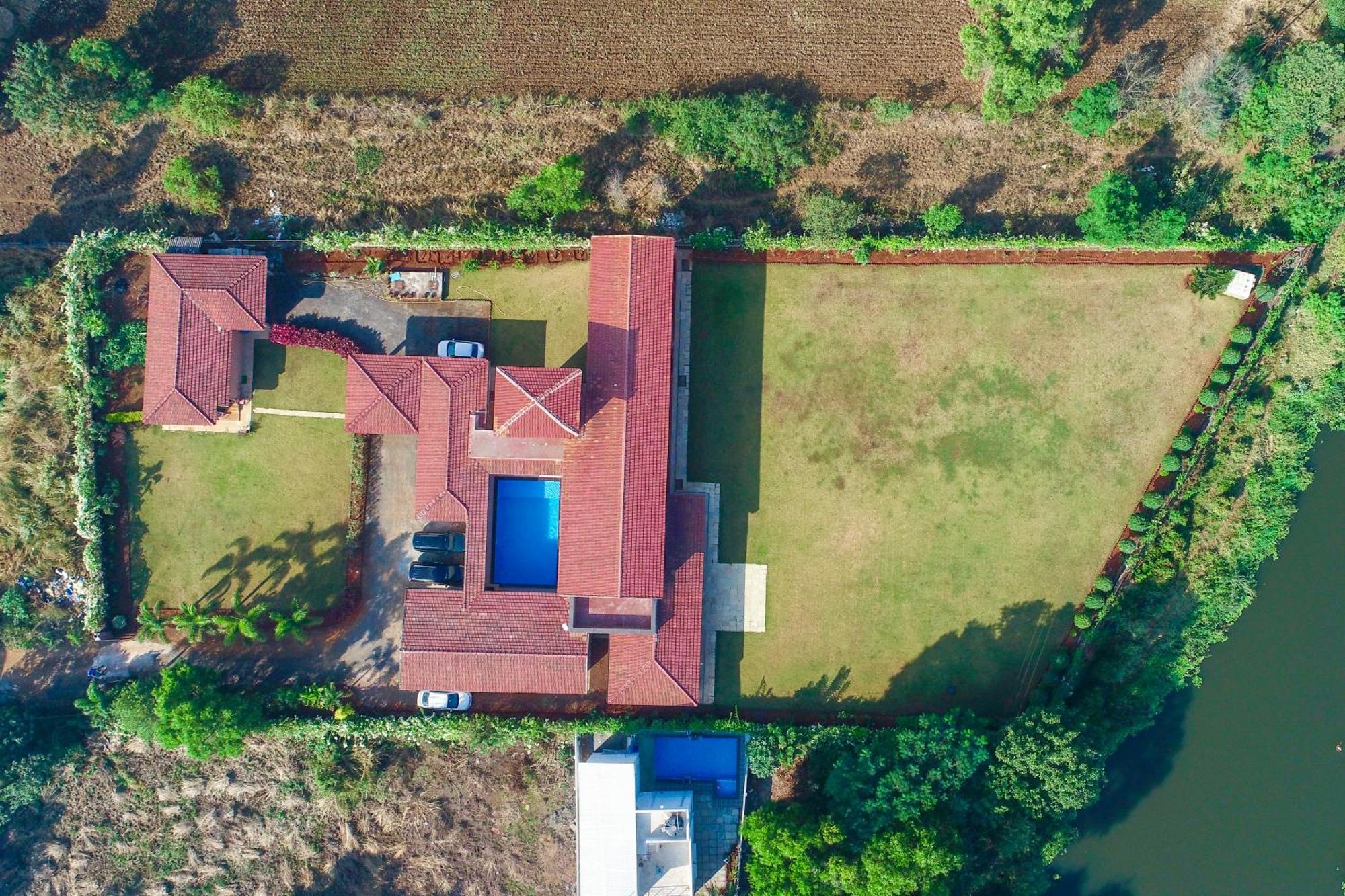 White Stallion Villa Lonavala Exterior photo